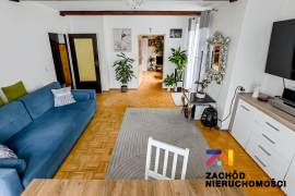 Przestronny dom 2 rodzinny- Os. Jędrzychów
